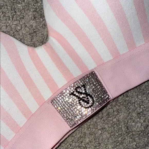 Victoria’s Secret Shine Patch Wireless Bra - Picture 2 of 4